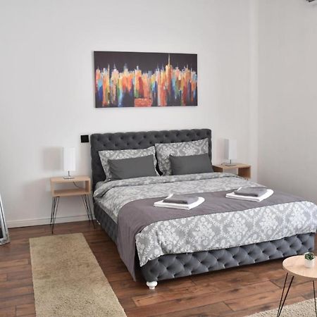 Apartment In Belgrade With Small Parking Space Exterior photo